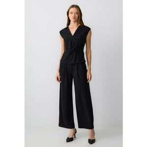 Pantaloni cu model in dungi si talie inalta imagine