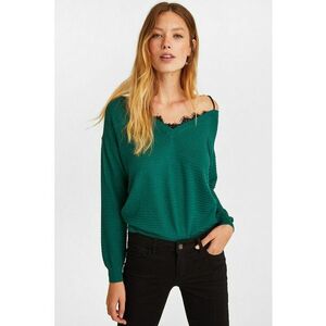 Pulover lejer cu decupaje pe umeri imagine