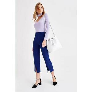 Pantaloni crop cu slituri la terminatie imagine