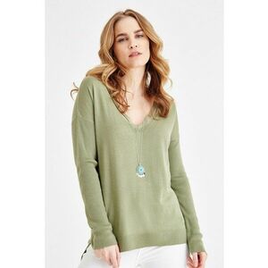 Pulover cu decolteu in V si maneci cazute imagine