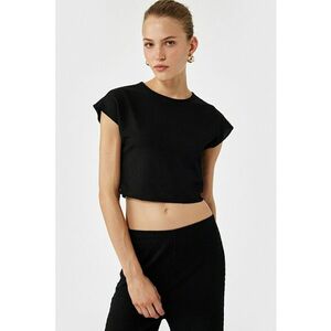 Tricou crop cu decolteu la baza gatului imagine