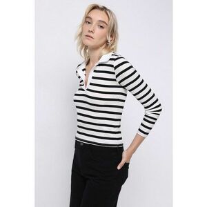 Pulover slim fit cu model in dungi imagine