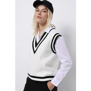 Vesta tricotata fin cu terminatii contrastante imagine