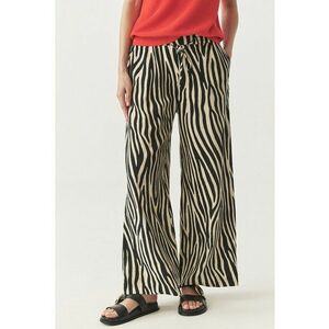 Pantaloni cu croiala ampla si animal print imagine