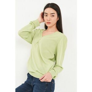 Pulover tricotat fin cu decolteu in V imagine