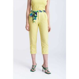 Pantaloni capri din amestec de in imagine