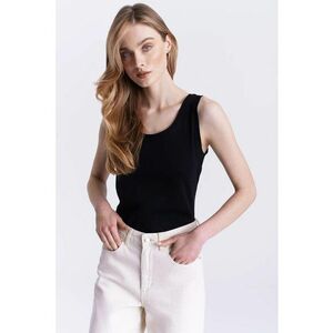 Top cu decolteu amplu imagine