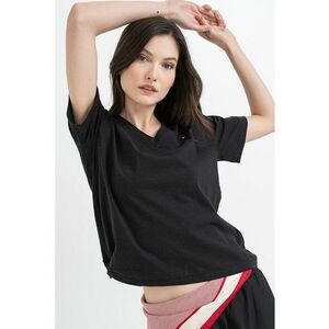 Tricou lejer cu decolteu in V imagine