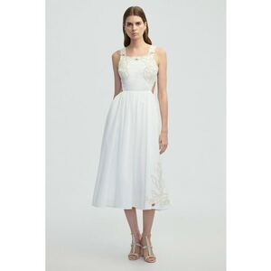 Rochie evazata cu broderie si decupaj pe spate imagine