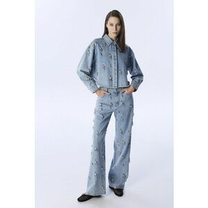 Blugi cu croiala ampla si aplicatii imagine