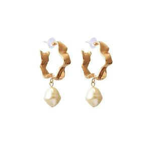 Cercei aurii - cu textura sifonata si perle - Zelma C5 - imagine