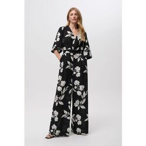 Salopeta cu decolteu in V si model floral imagine