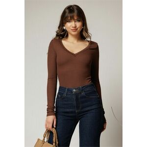 Bluza maro din viscoza cu decolteu V si dantela imagine