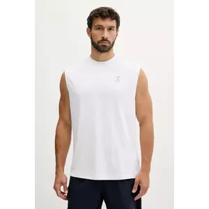 On tricou de antrenament imagine