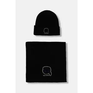 Karl Lagerfeld căciulă și fular imagine