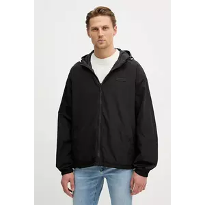 Karl Lagerfeld geacă cu doua fete imagine