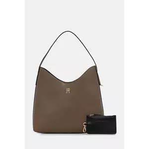 Tommy Hilfiger poseta imagine