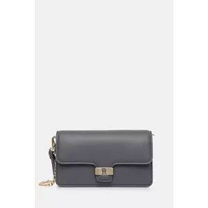 Tommy Hilfiger poseta imagine