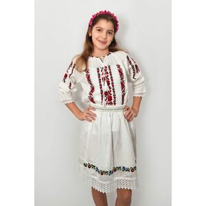 Ie traditionala fetite Steliana imagine