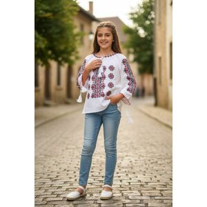 Ie traditionala fetite Olguta 3 imagine