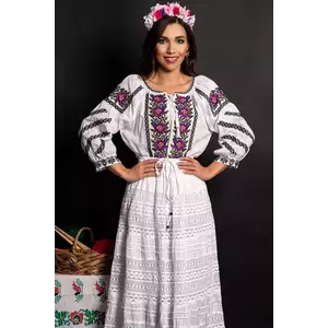 Ie traditionala alba din bumbac Florina cu trandafiri mov brodati imagine