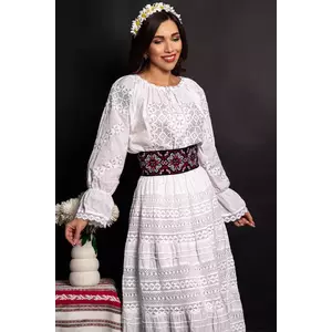 Ie traditionala din bumbac Steluța cu simbolul fulgului de nea cusut cu fir argintiu imagine