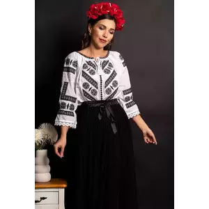 Ie transilvaneana alba din bumbac Briana cu simbolul crucii imagine