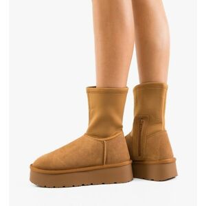 Cizme tip Ug Daboka Camel imagine