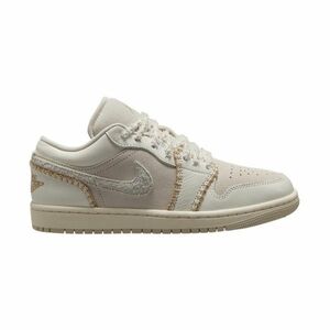 Pantofi sport Nike WMNS AIR JORDAN 1 LOW SE imagine