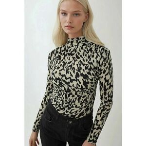 Bluza dama - maneca lunga - jerseu - bej/negru imagine