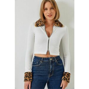 Jacheta Fitted Crop imprimeu leopard - blana artificiala - alb - bumbac imagine