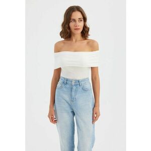 Top scurt - bodycon - umeri goi - alb - bumbac imagine