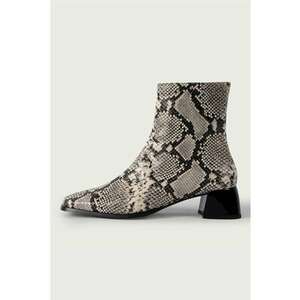 Botine din piele cu imprimeu piele de sarpe - Alb fildes/Negru imagine