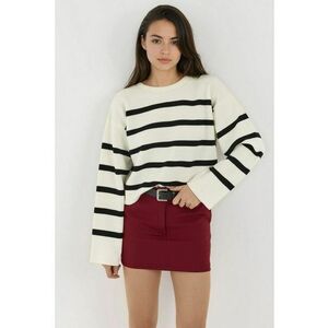 Pulover dama crop - croiala relaxata - dungi - alb - tricot imagine