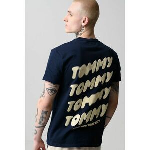 Tricou cu decolteu la baza gatului si imprimeu logo imagine