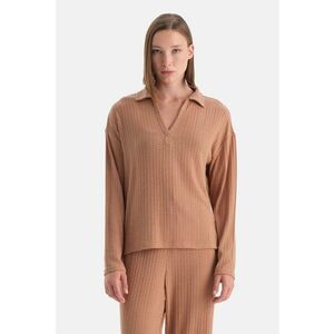 Bluza cu decolteu in V - Caramel imagine