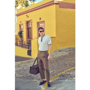 Pantaloni chino de in cu pliuri frontale - Maro imagine