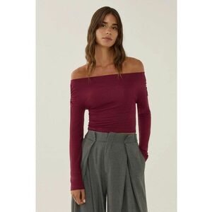 Bluza dama - cu guler Carmen - umeri goi - rosu - viscoza imagine