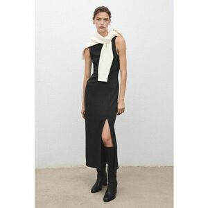 Rochie lunga cu croiala dreapta si slit lateral - Negru imagine