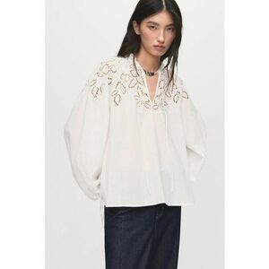Bluza lejera cu detalii brodate - Alb/Maro camel imagine