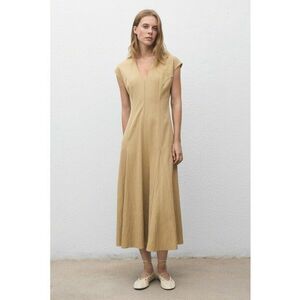 Rochie cu croiala dreapta si decolteu in V - Maro camel imagine