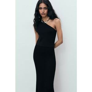 Rochie cambrata cu decolteu pe un umar - Negru imagine