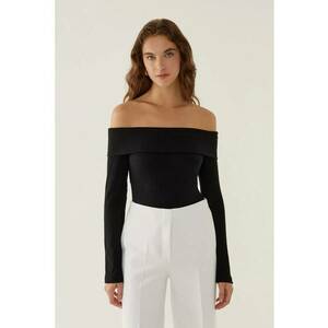Bluza slim cu umerii goi imagine