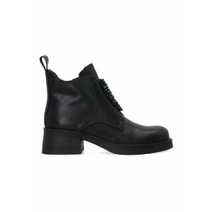 Botine din piele cu ornamente din perle - imagine