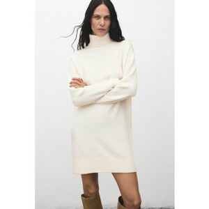 Rochie tricotata cu guler inalt - Crem imagine