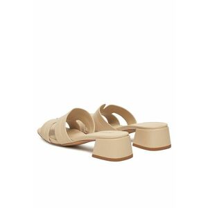 Slapi cu toc dama bej imagine