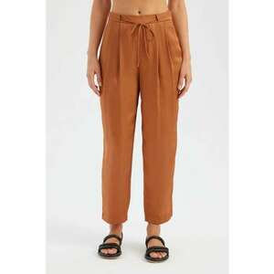 Pantaloni dama plisati - talie inalta - croiala tip morcov - maro - textil imagine