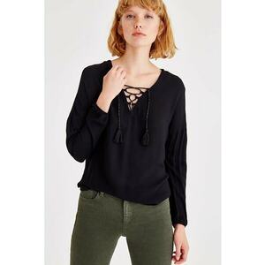 Bluza cu decolteu in V si sireturi - Negru imagine