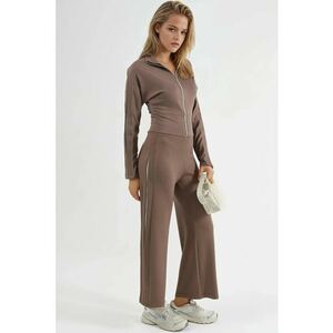 Set din doua piese - talie inalta - picior larg - guler cu fermoar - maro camel - material tricotat imagine