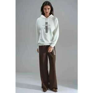 Set hanorac cu gluga si pantaloni - dungi - alb - material mediu imagine